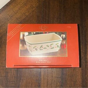 Lenox Holiday Carved‎ Mini Loaf Pan Oven Safe Holly & Berry Motif Porcelain New